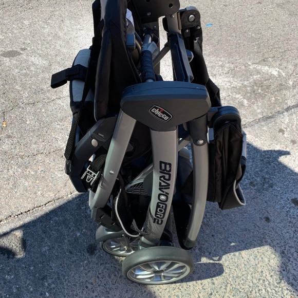 Chicco BravoFor2 Standing/Sitting Double Stroller - Picture 5 of 8